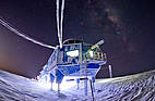 Moving_Halley_Research_Station_at_night.jpg